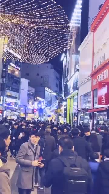 韩国人组团在上海跨年，跨越国界的共融之夜