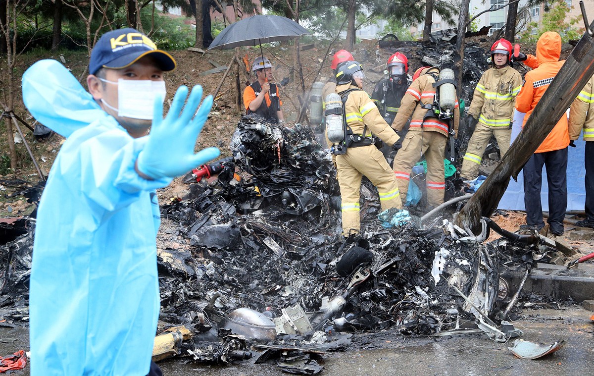 韩失事客机残骸调查过程中意外起火，探索事故真相之路的波折