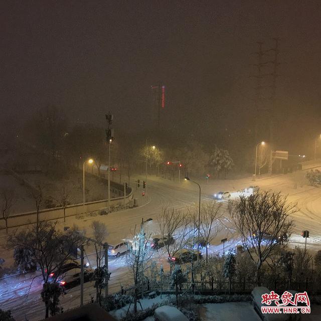 郑州喜降瑞雪，城市迎来别样风情！