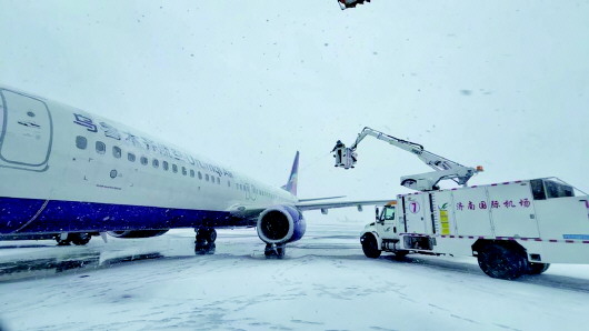 山航飞机暴雪中的硬核起降，揭秘航空英雄背后的故事与奇迹