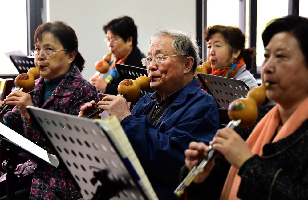 千万60后涌入老年大学，掀起学习热潮，未来养老规划新动向揭秘！